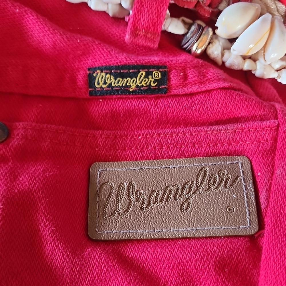 Wrangler, Red Shell and Music Design Shoulder Bag . - Picture 5 of 15